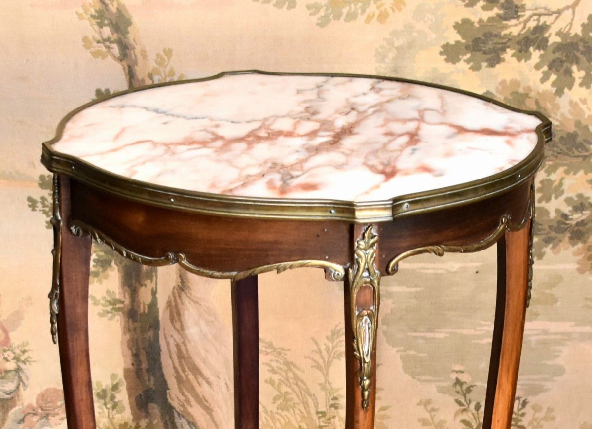 Louis XV Style Pedestal Table With Marble Top And Chiseled Bronzes, 19th Century Middle Or Side Table-photo-3