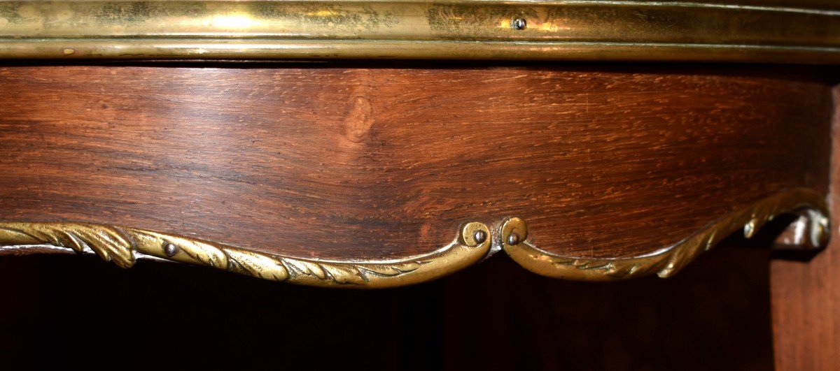 Louis XV Style Pedestal Table With Marble Top And Chiseled Bronzes, 19th Century Middle Or Side Table-photo-6