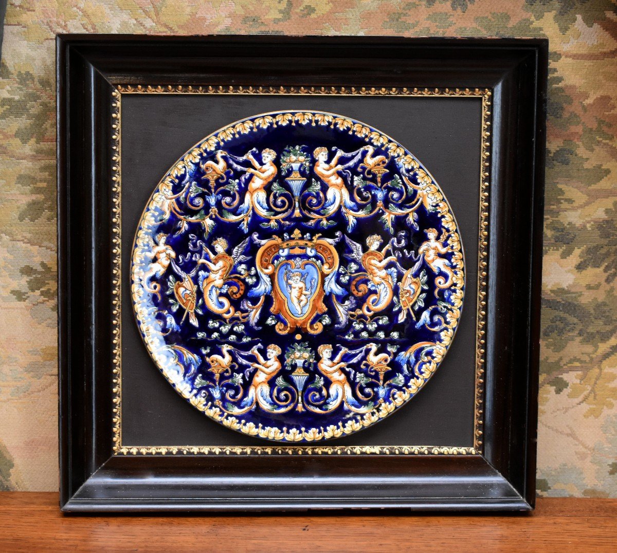  Large Decorative Dish In Gien Earthenware Italian Renaissance Model, Blackened Wooden Frame;-photo-2