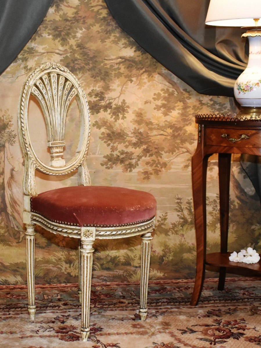 Chaise  En Bois Laqué Crème de style Louis XVI , Dossier En Montgolfière, époque Napoléon III .