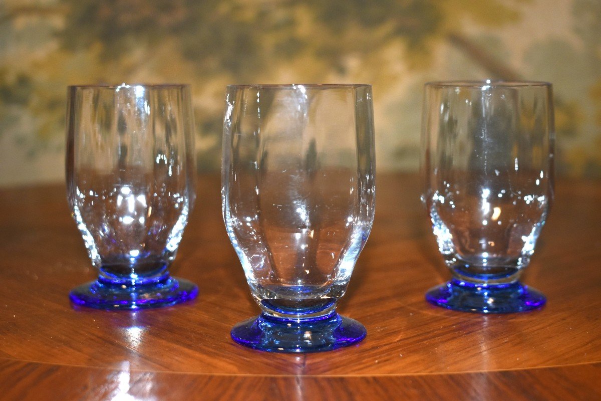 Daum Nancy , Suite De Trois Verres Côtelés Blanc Sur Pied Bleu Période Art - Déco, Vers 1930-photo-5