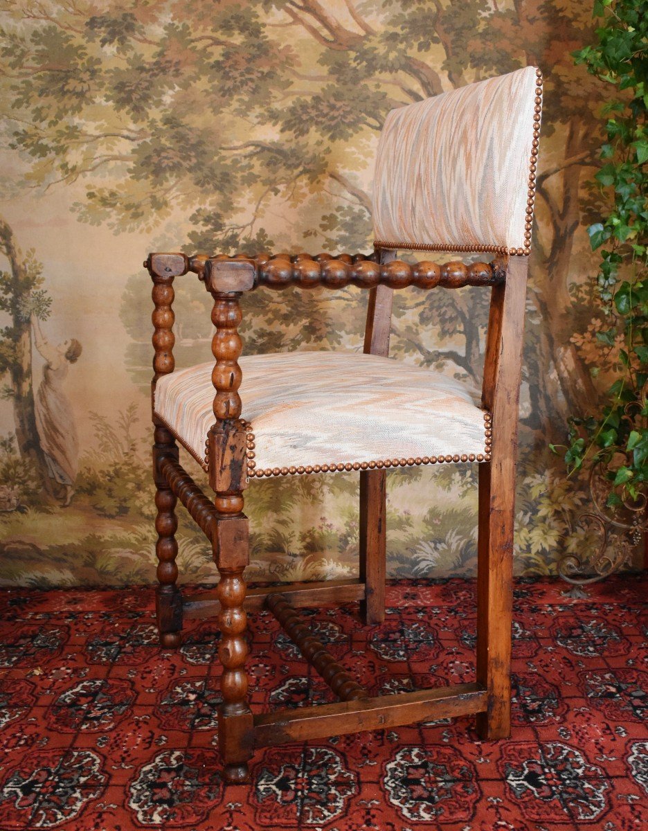 Chaise à  Bras d'époque  Louis XIII , Fauteuil En Noyer, En  grain de Chapelet, XVIIe .-photo-2