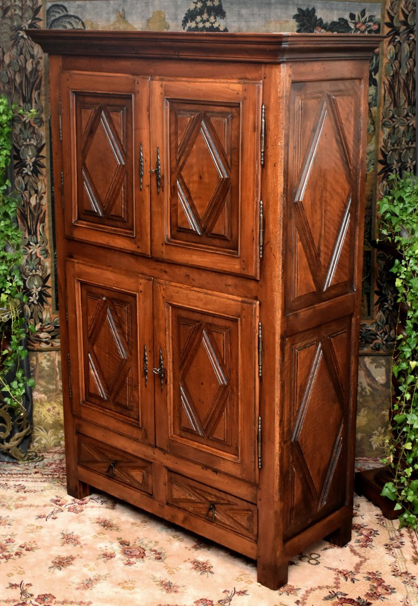 Petite Armoire Louis XIII  à 4 Portes En Noyer, Buffet à Quatre Vantaux , Pointes De Diamants  -photo-4