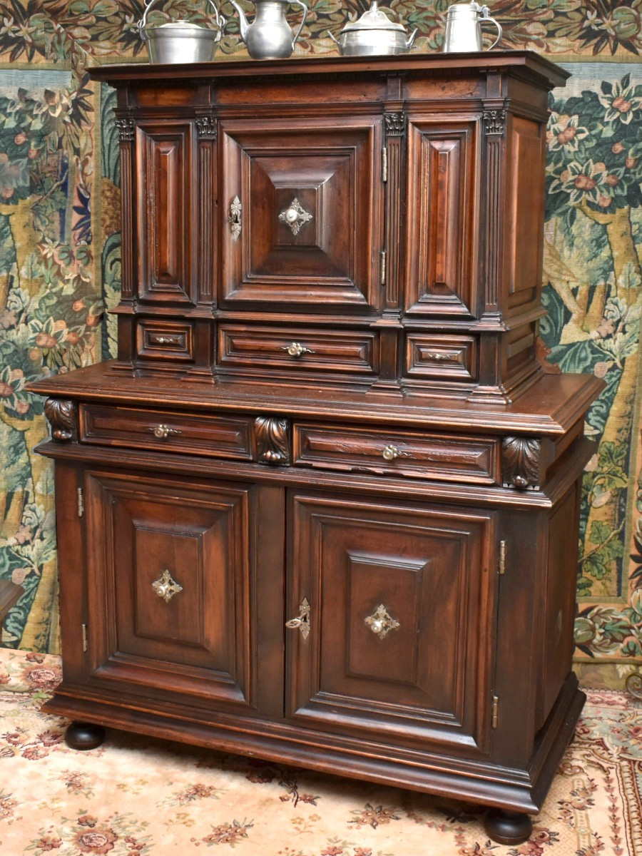  Buffet Louis XIII à Retrait,  Double Corps  En Noyer à Diminutif d'époque XVIIème, noyer