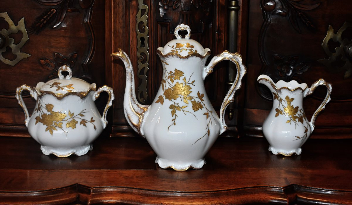 Service à Café En Porcelaine De Limoges , Décor peint main à la Pâte d'Or et  Or Fin ,         -photo-3