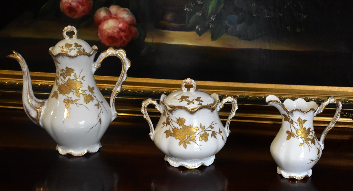 Service à Café En Porcelaine De Limoges , Décor peint main à la Pâte d'Or et  Or Fin ,         -photo-1