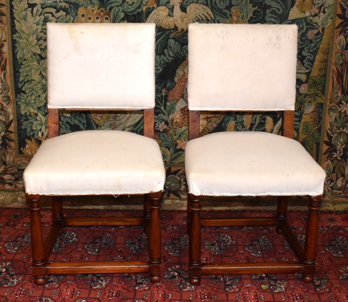 Suite de 6 chaises  à dos de style néo Renaissance - Louis XIII  garniture refaite en blanc -photo-1