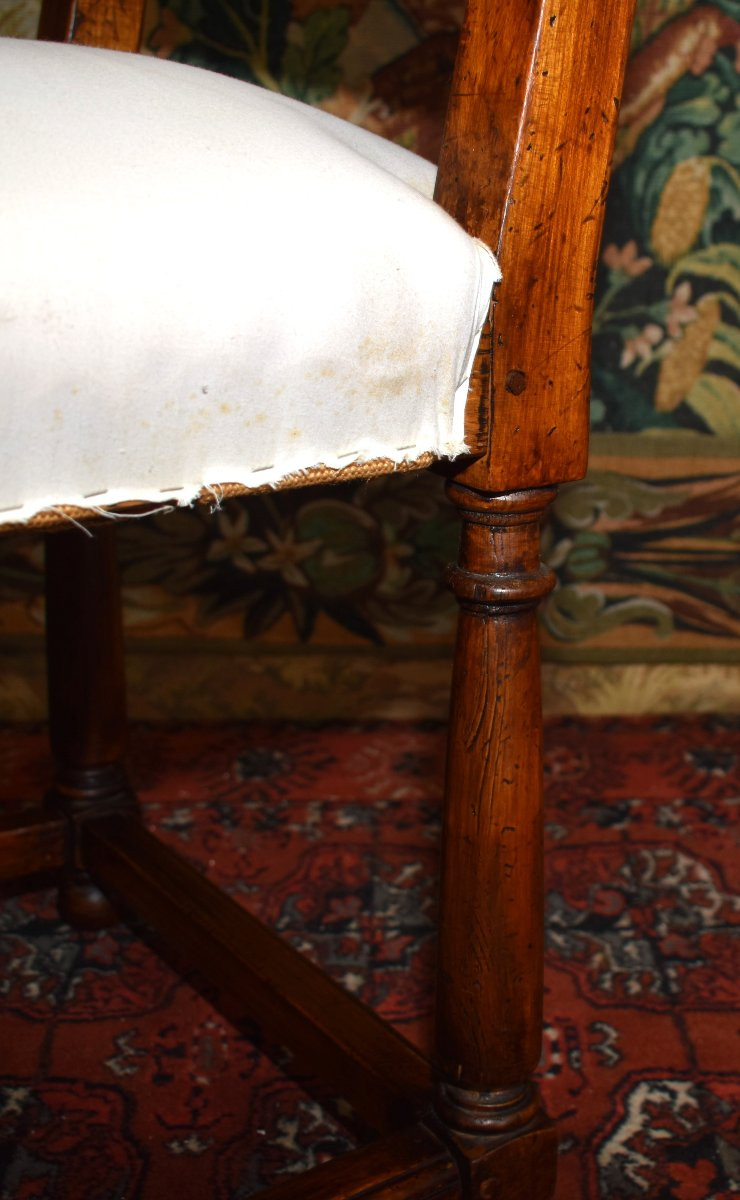 Suite de 6 chaises  à dos de style néo Renaissance - Louis XIII  garniture refaite en blanc -photo-6
