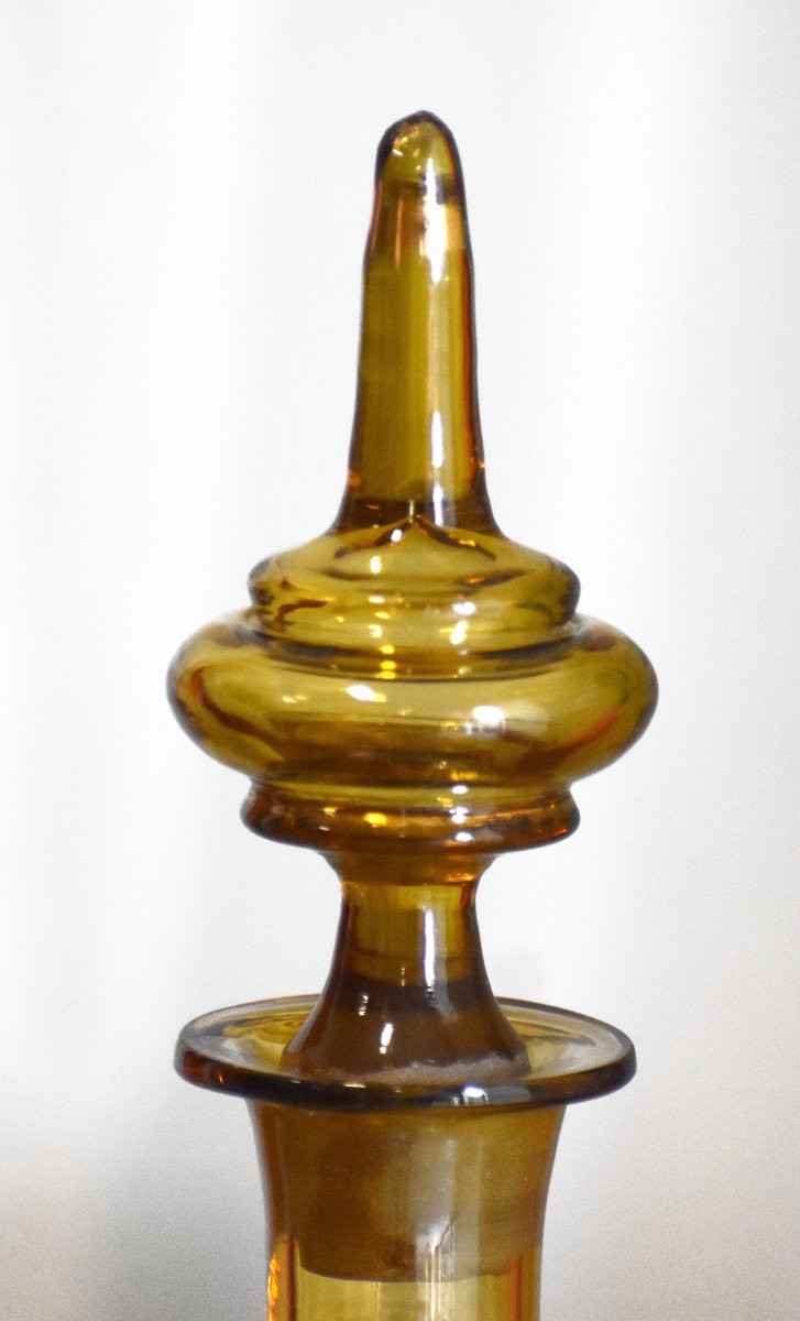 service de nuit en verre jaune  comprenant 1 carafe et son verre à pied à décor floral émaillé-photo-4