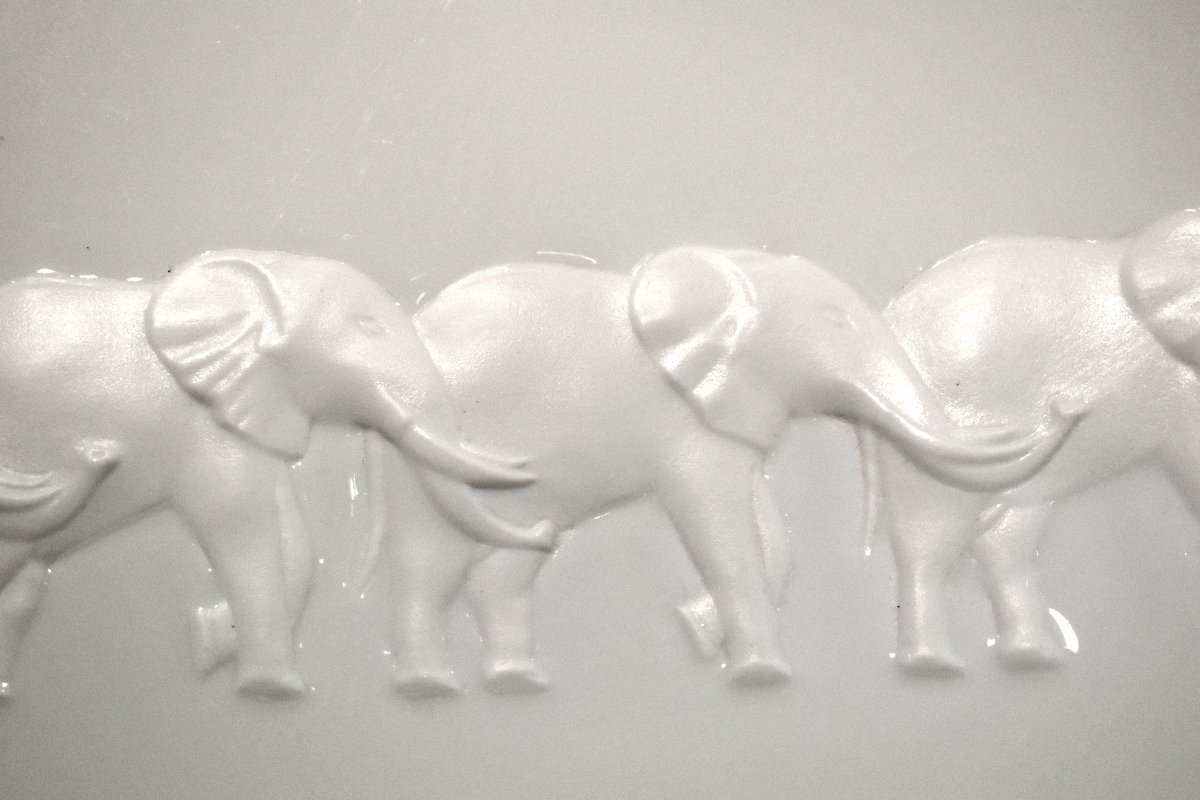Raynaud Limoges, Decorative Dish, Kenya Model, White Biscuit Elephants, Ivory Porcelain-photo-1