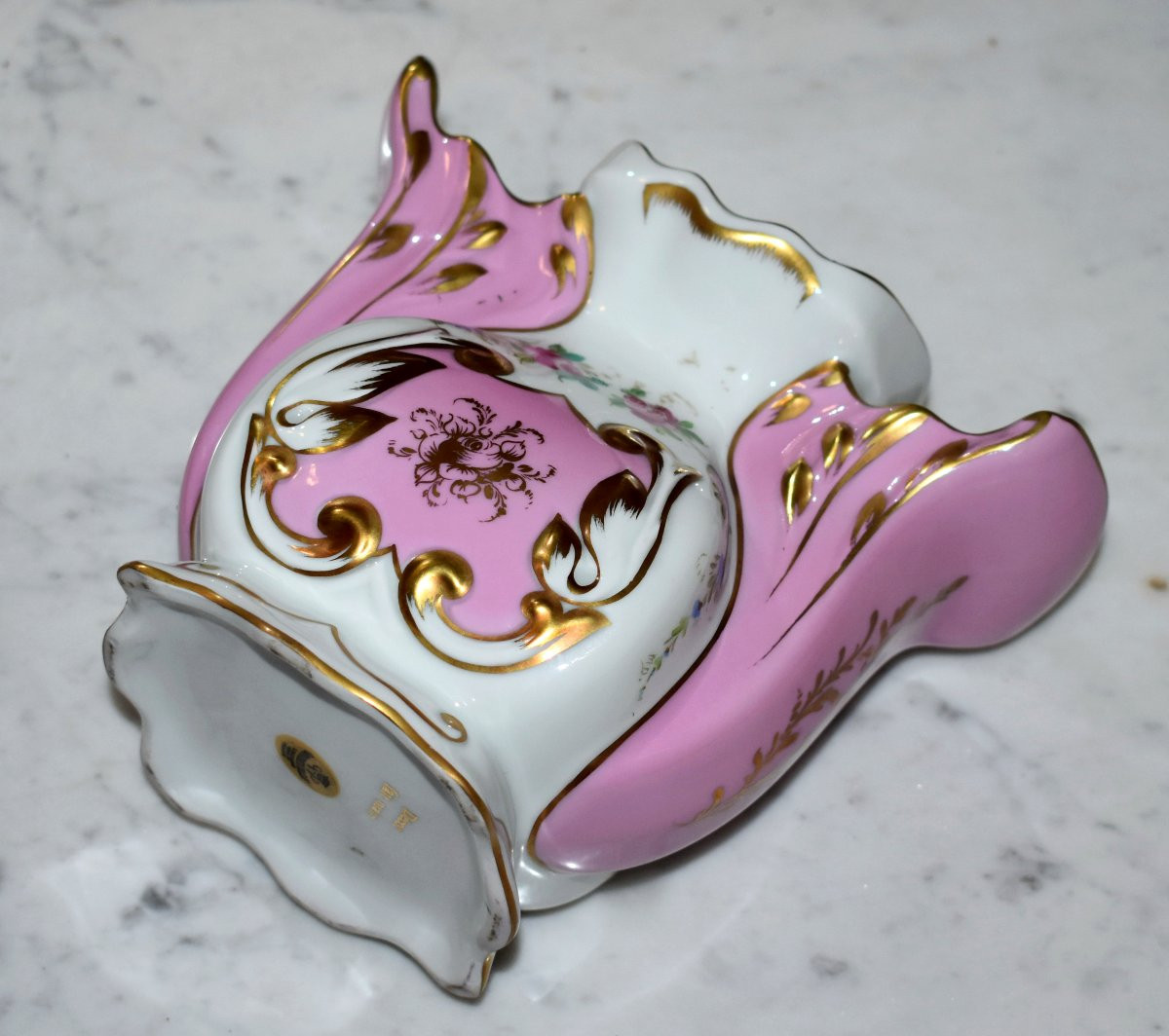  Goudeville , vase  peint &agrave; la main , bouqueti&egrave;re en porcelaine de Limoges d&eacute;cor floral -photo-4