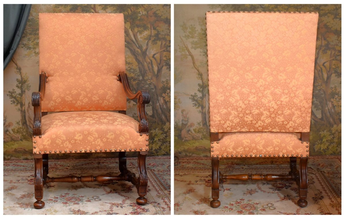 Grand et large fauteuil  de style Louis XIV en noyer massif à haut dossier plat , XIXe, refait,-photo-4