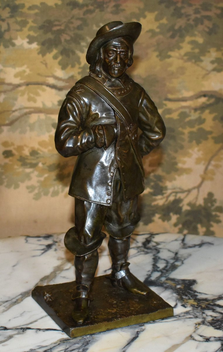 Bronze Musketeer Statue, Sculpture Of A Soldier In Military Uniform, -photo-2
