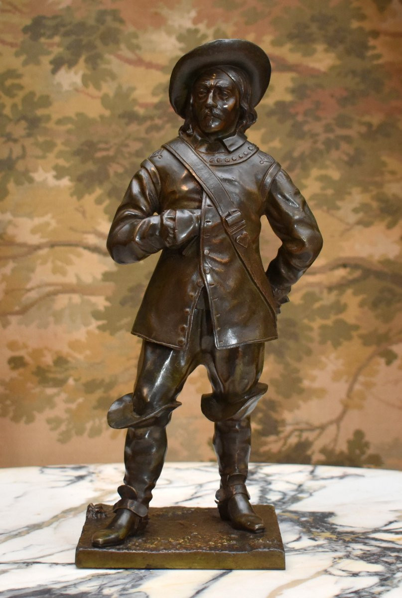Bronze Musketeer Statue, Sculpture Of A Soldier In Military Uniform, -photo-3
