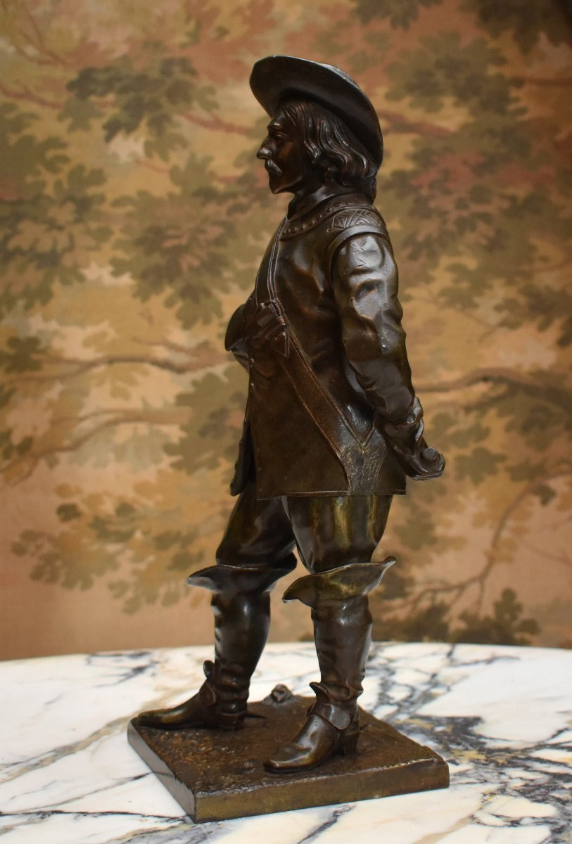 Bronze Musketeer Statue, Sculpture Of A Soldier In Military Uniform, -photo-4