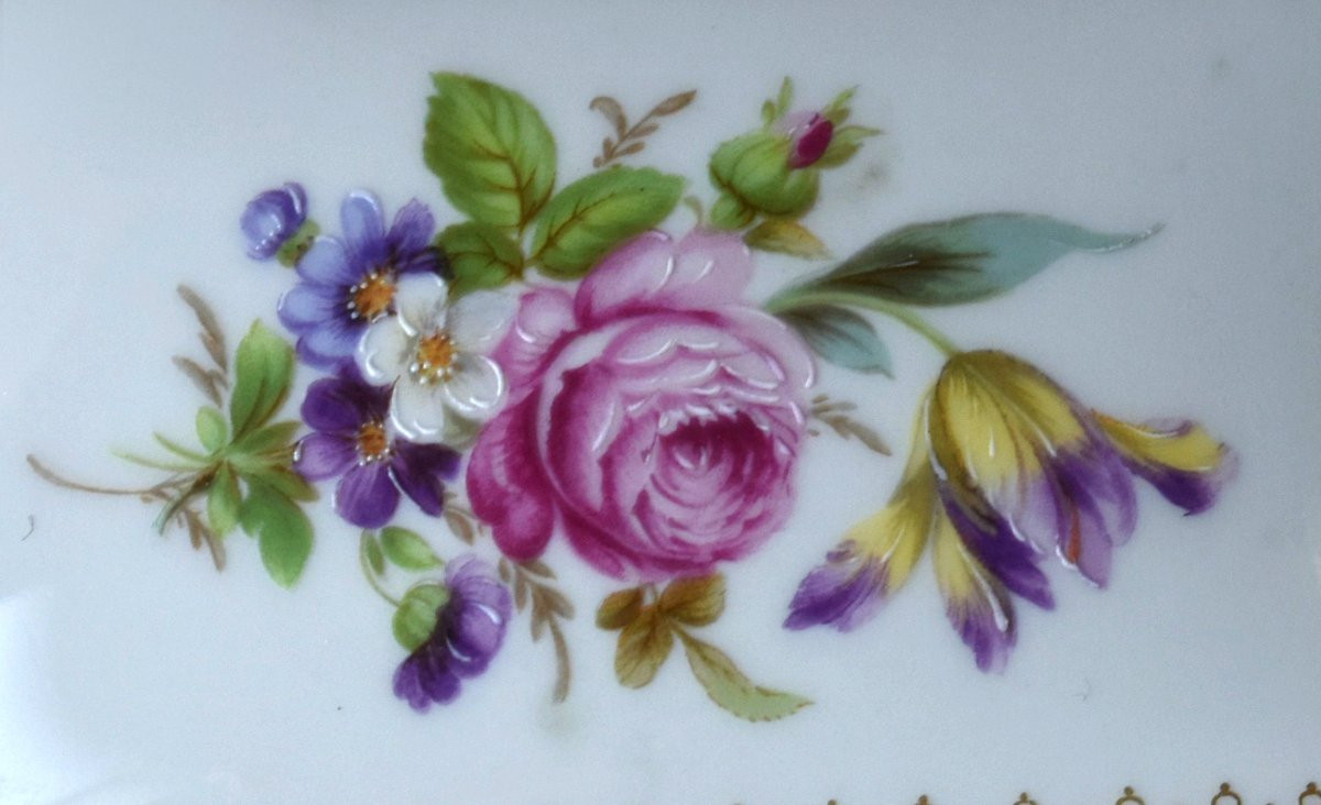 Limoges Porcelain Box With Double Gold Inlay, Bouquet Of Flowers, Box, Hand Painted.-photo-4