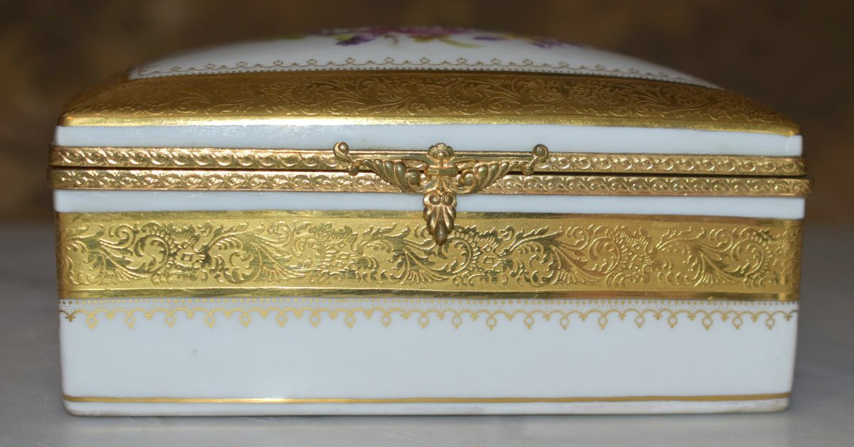 Limoges Porcelain Box With Double Gold Inlay, Bouquet Of Flowers, Box, Hand Painted.-photo-7