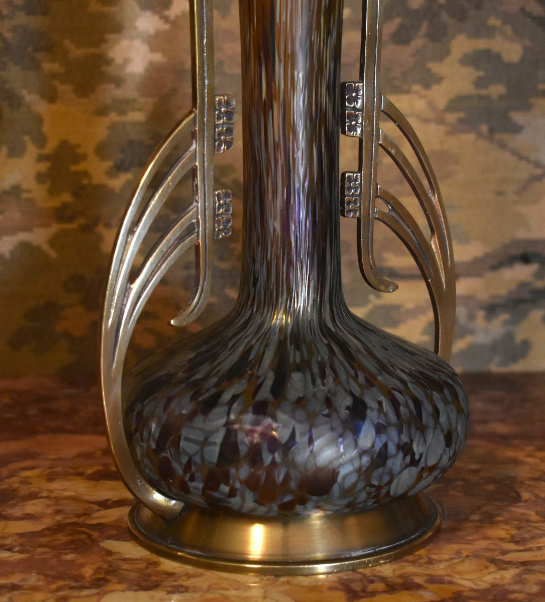 Paire de grands vases sur socle et armature bronze, verre irisé, attribué à Loetz, Bohême, 1900-photo-4