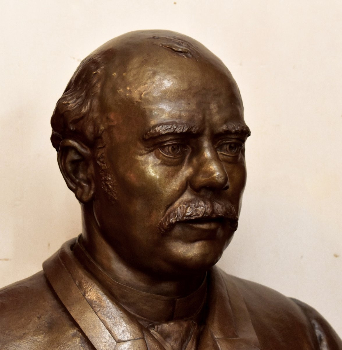  Statue,  Grand buste en bronze de  Pierre Gourdel ( Rennes) ,  Fondeur E. Tassel . sculpture  -photo-2