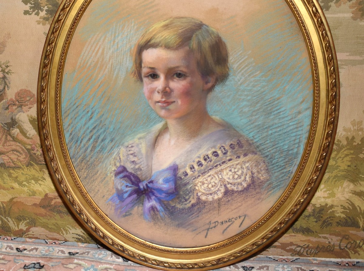 Jeanne Dangon 1873-1949 . Pastel ,  Portrait  Jeune Enfant, Cadre ovale doré à Nœud Louis XVI  -photo-2