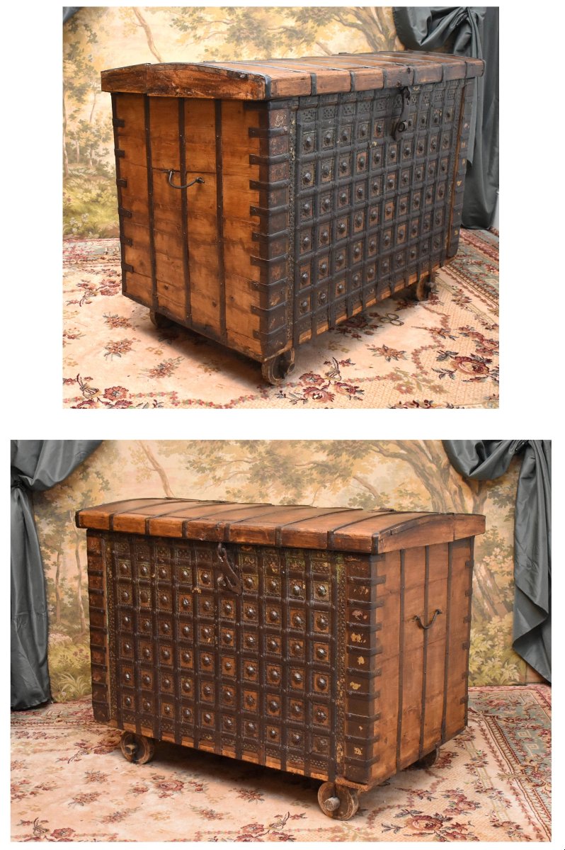 Large Iron-covered Chest, Rajasthan; Trunk On Four Wooden Wheels, India. 19th Century-photo-4