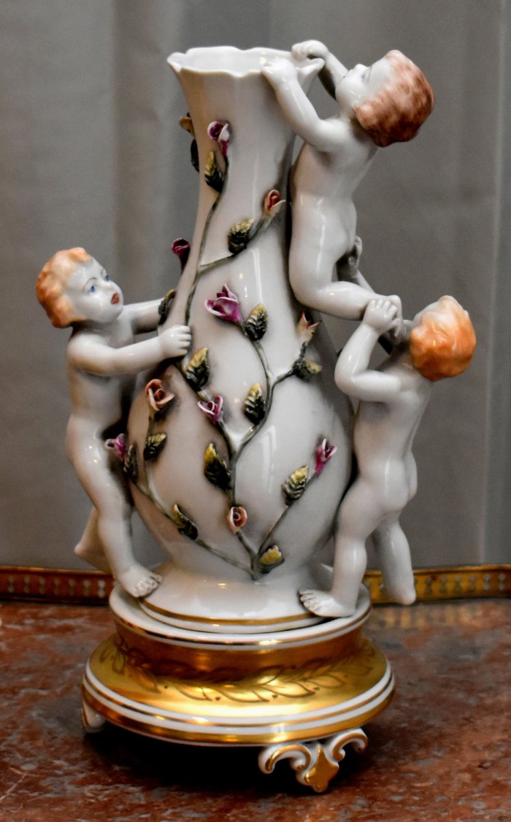 Limoges Porcelain Vase On A Gold-gilt Enhanced Base, Decorated With Putti, Entirely Hand-painted.-photo-3