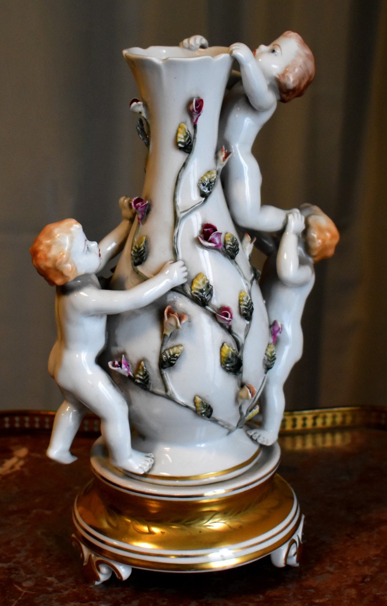 Limoges Porcelain Vase On A Gold-gilt Enhanced Base, Decorated With Putti, Entirely Hand-painted.