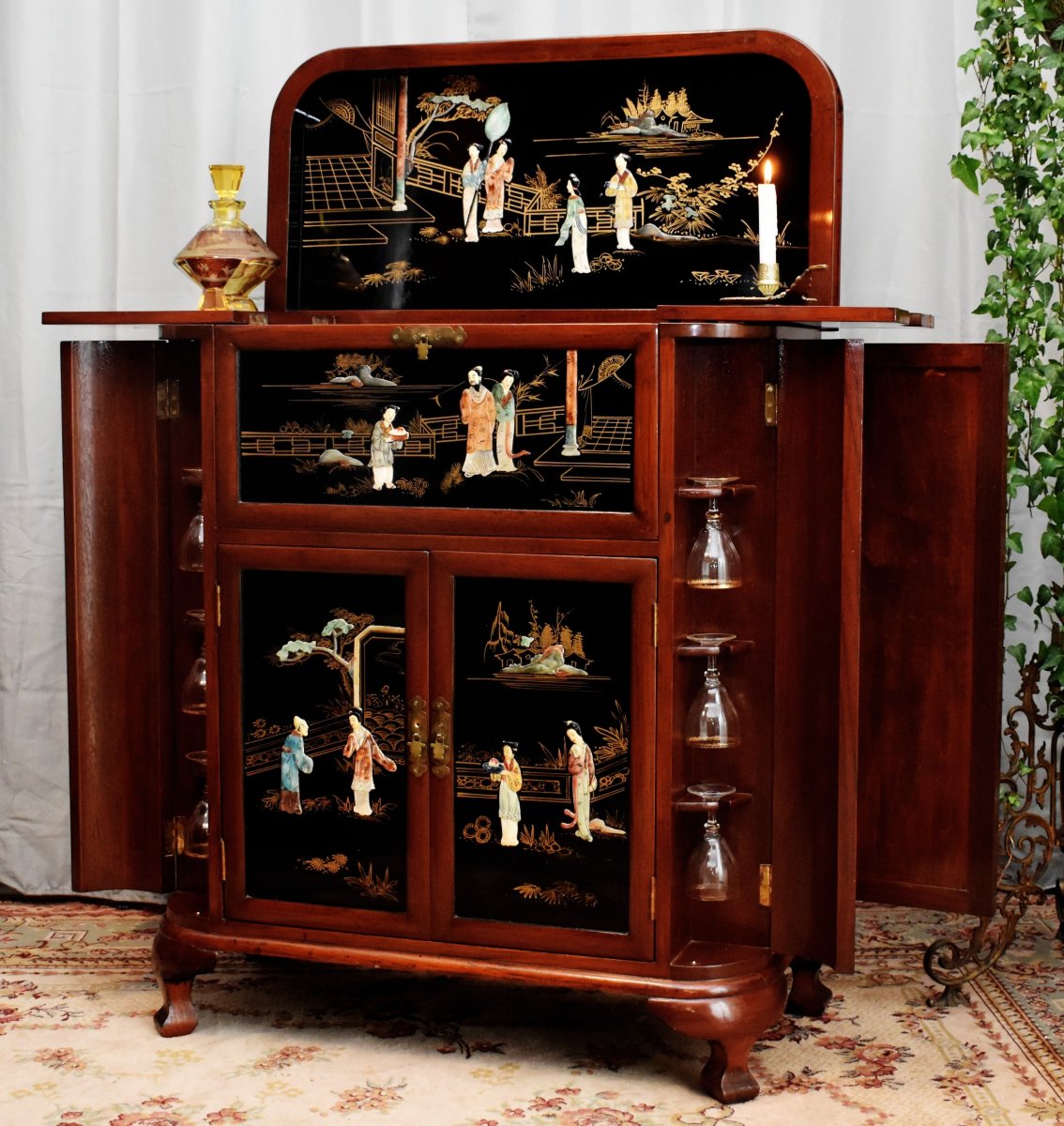 Bar Chinois , Décor De Personnages En Pierres Dures Et Laque De Chine, Scènes Animées, -photo-3