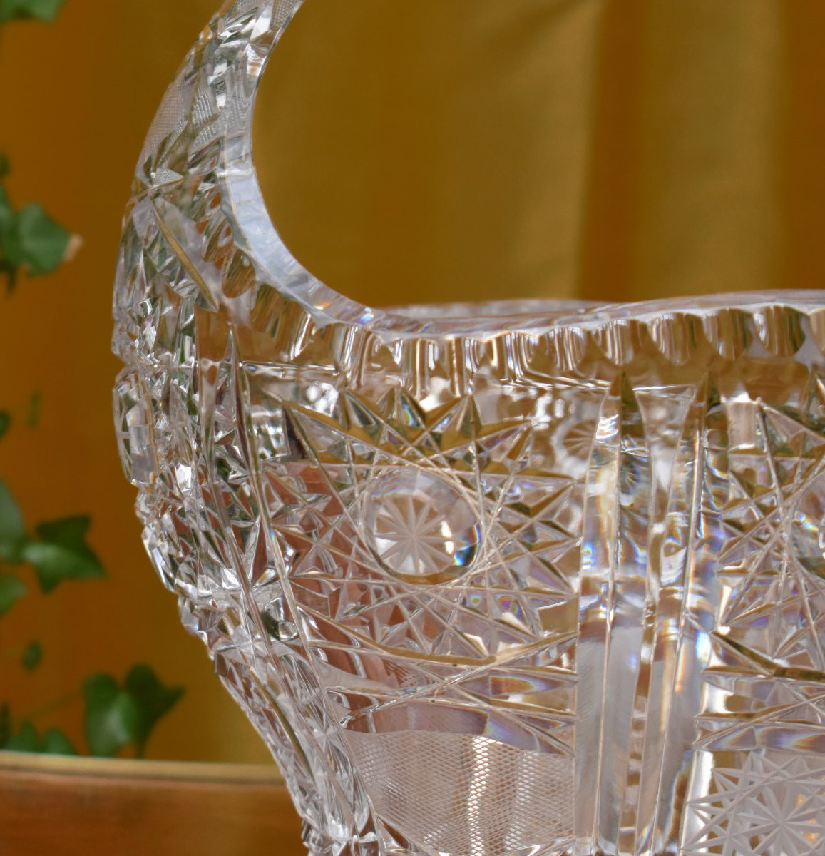 Grande coupe  en cristal taillé et ciselé , centre de table, vide poche ,  en forme de panier-photo-6