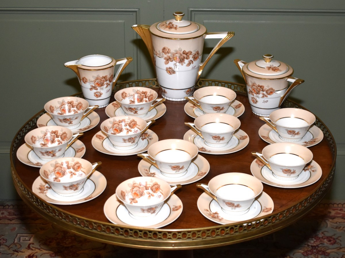 Service à Café Ou à Thé En Porcelaine De Limoges par P. Pastaud, decor floral et filets or