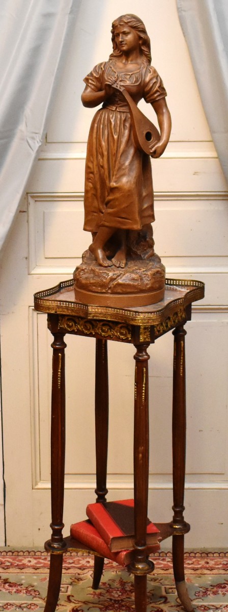 Joseph Le Guluche ( 1849-1915 ). Statue  en Terre Cuite, Sculpture  Jeune Femme à La Mandoline.