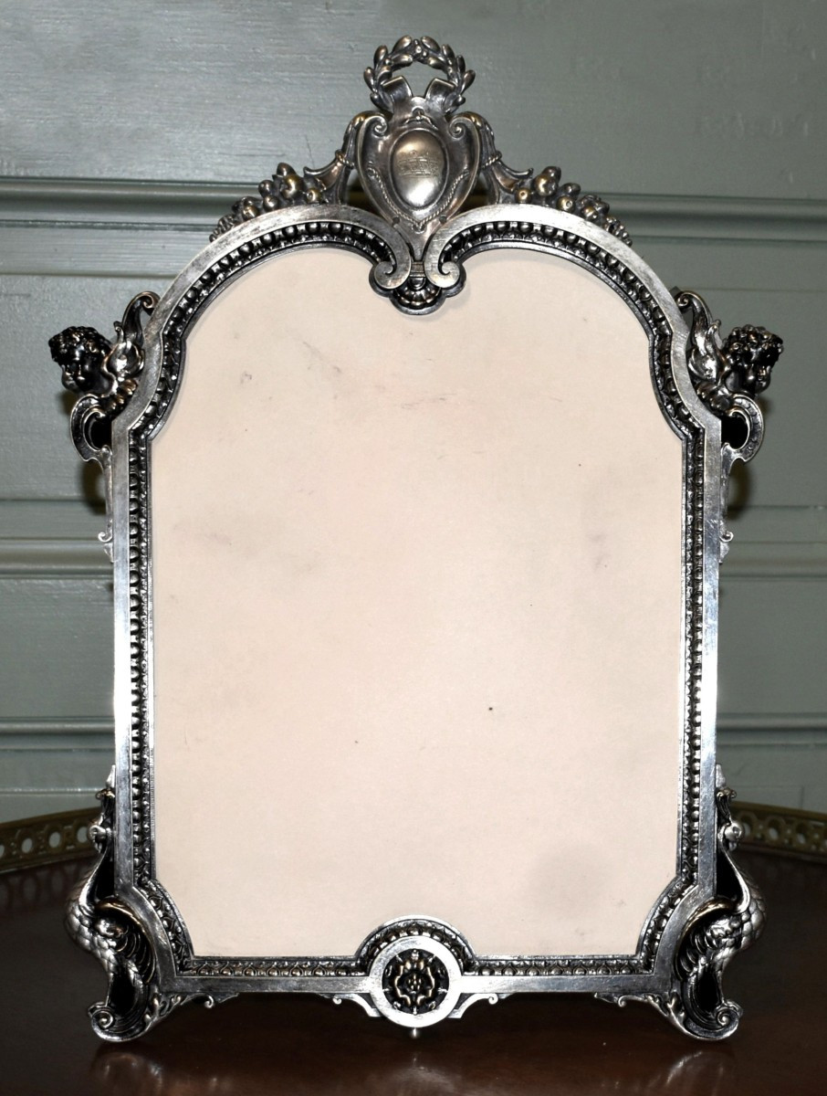 Maison Giroux Paris , cadre à poser  en bronze argenté style néo-gothique , époque NIII , XIXe