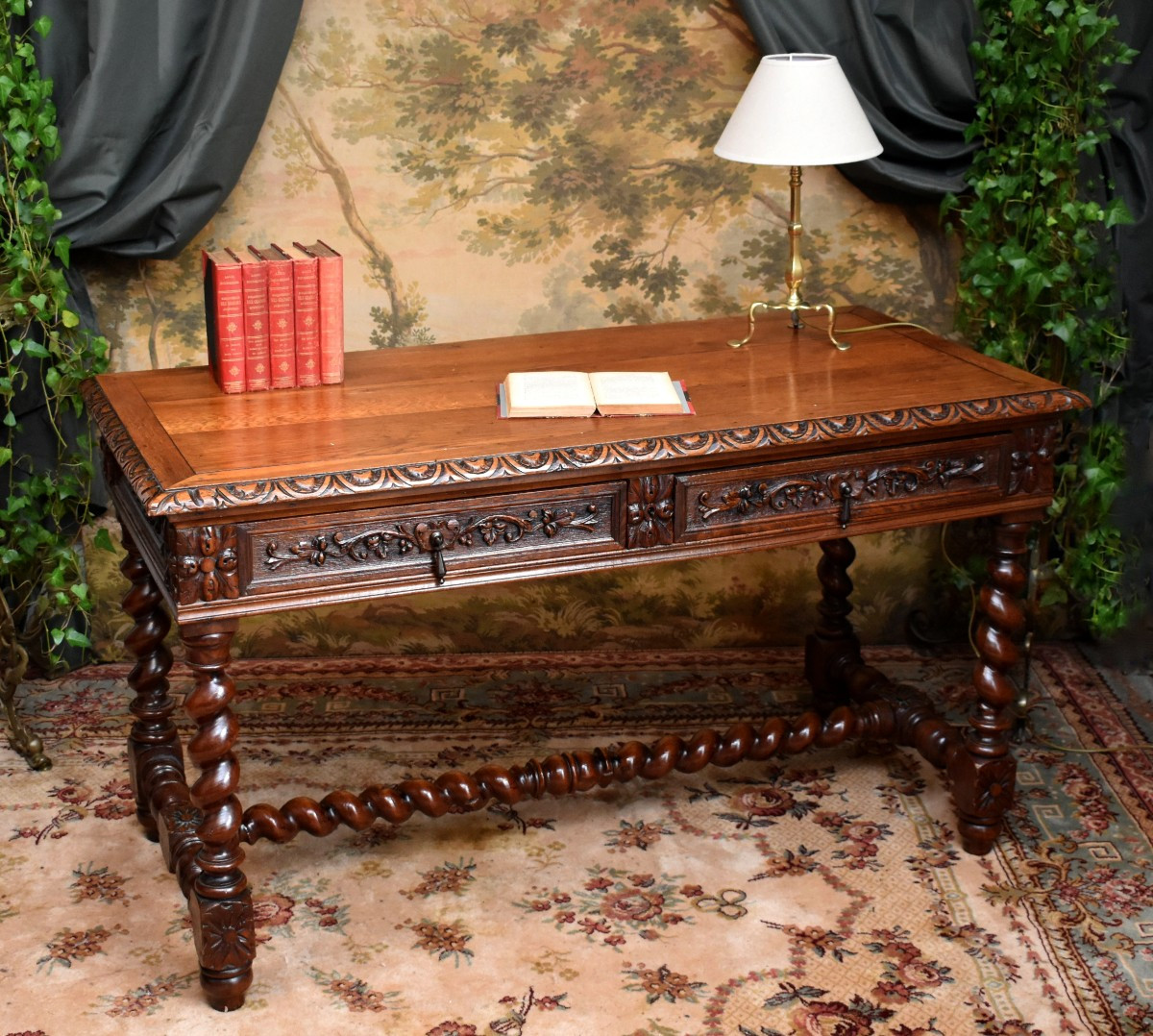Bureau De Style Louis XIII à Pieds Torsades En Chêne Massif, Table De Milieu , XIXème Siècle