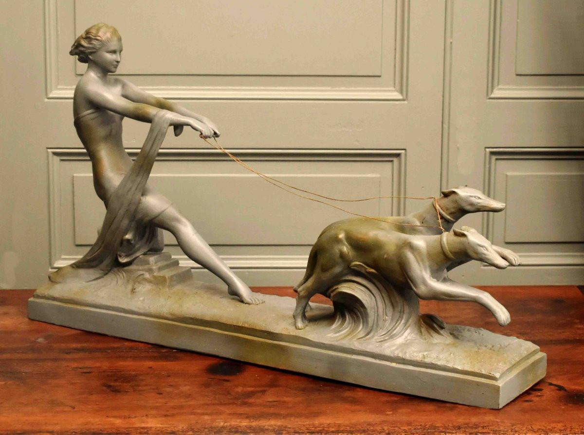 Ugo Cipriani, Statue Of A Young Woman With Greyhounds, Art Deco Terracotta Sculpture With A Green Patina-photo-3