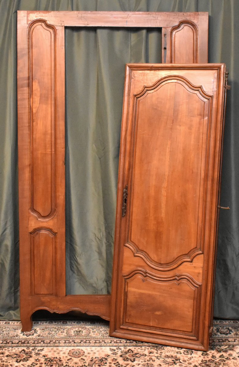 Façade d'armoire à 1 porte , élément de boiserie , bonnetière en cerisier de style Louis XIV, -photo-4