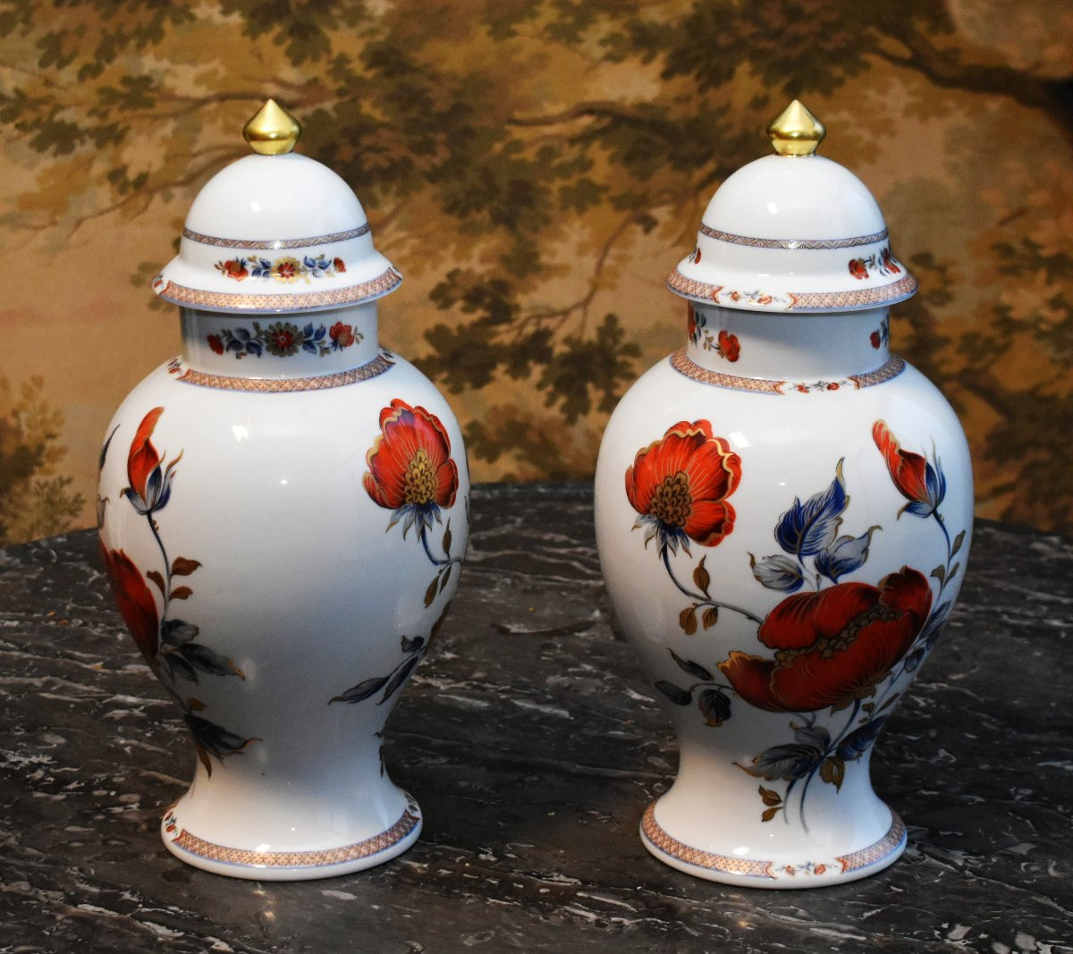 Paire de pots couverts, vases en porcelaine de Limoges, potiches , décor floral, bouquet fleurs-photo-3