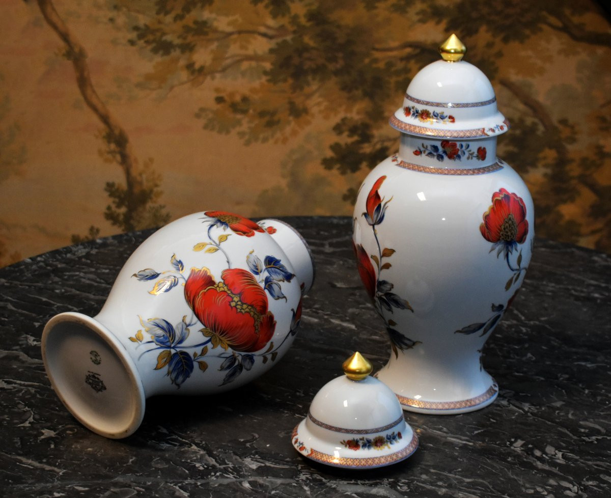 Paire de pots couverts, vases en porcelaine de Limoges, potiches , décor floral, bouquet fleurs-photo-2