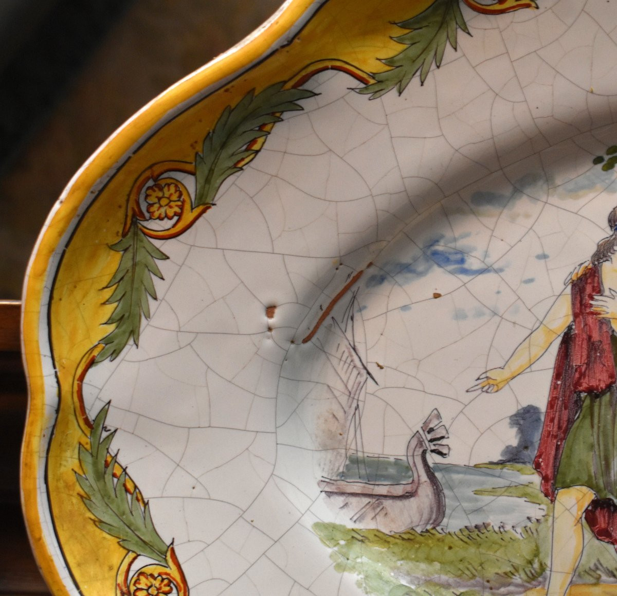 Large Decorative Earthenware Dish In The Style Of Urbino Majolica (italy), Depicting An Antique Scene -photo-3