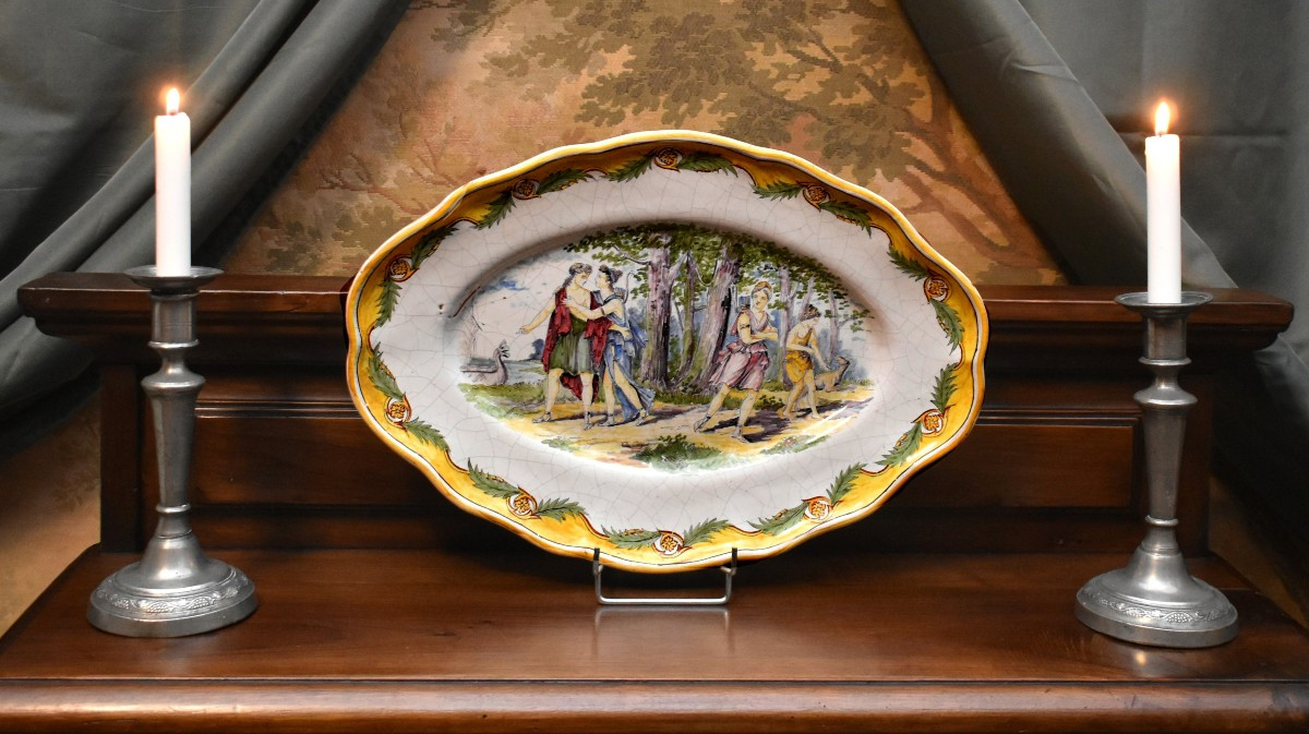 Large Decorative Earthenware Dish In The Style Of Urbino Majolica (italy), Depicting An Antique Scene 