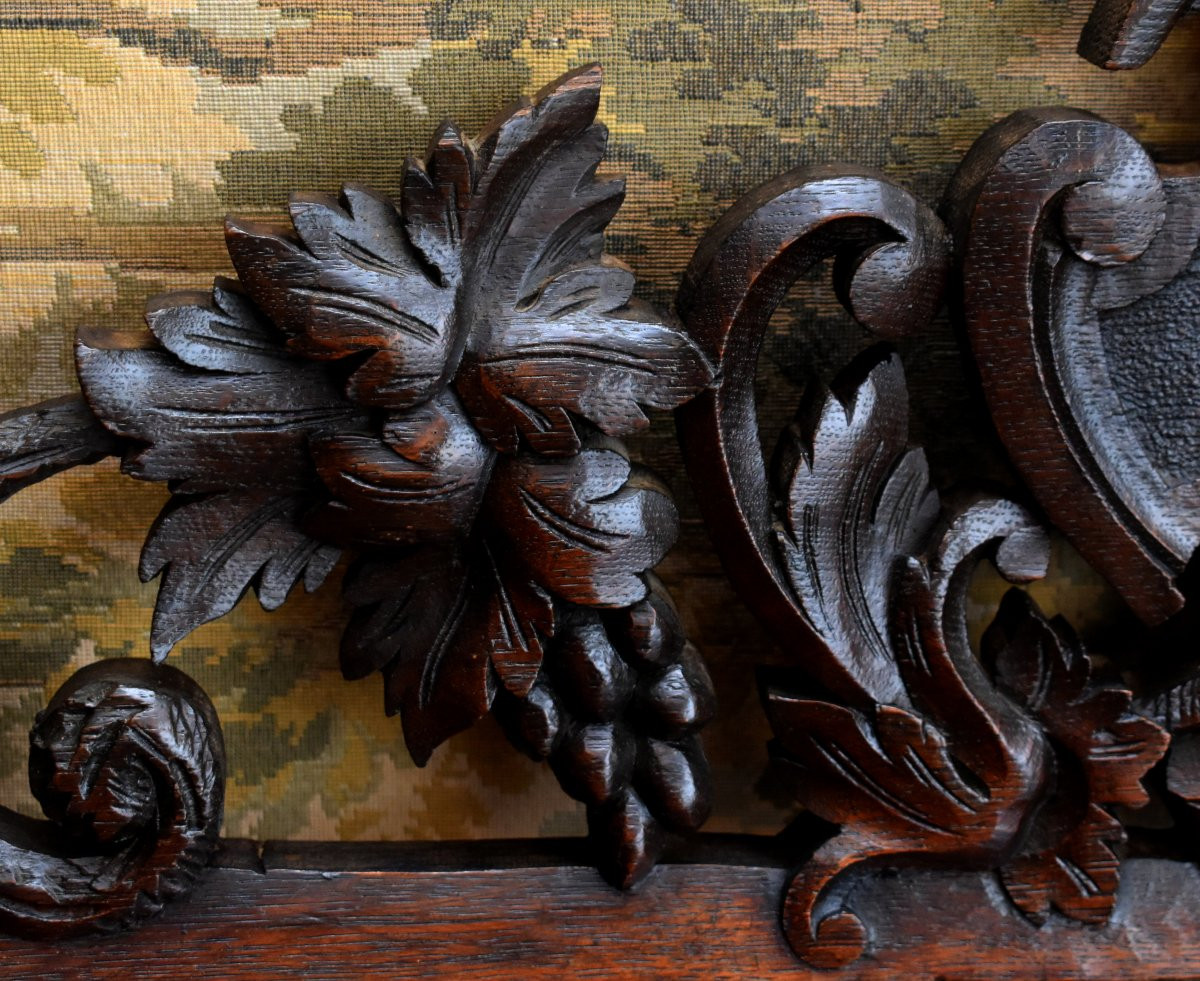 élément de boiserie en bois sculpté, décor feuilles, raisins ,  fronton ornemental en chêne    -photo-2