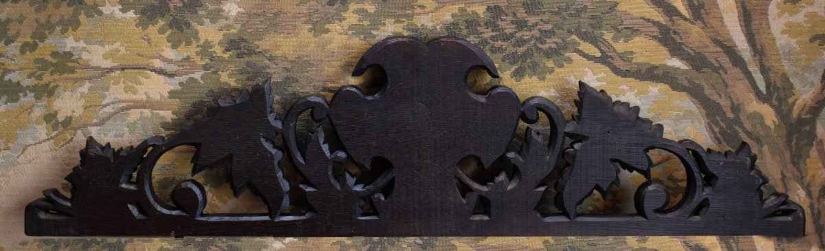 élément de boiserie en bois sculpté, décor feuilles, raisins ,  fronton ornemental en chêne    -photo-4