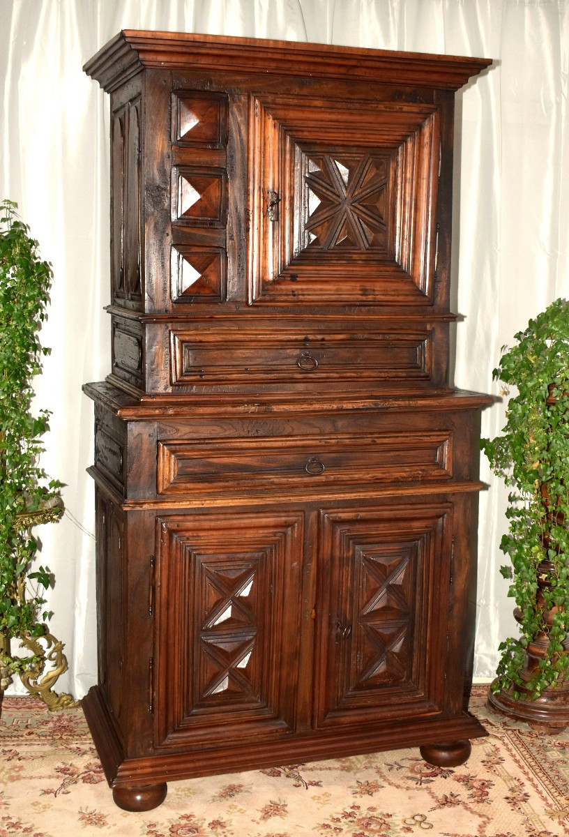 Homme Debout  De Style Louis XIII , Cabinet Fin Du XVIIe,   Buffet à Double Corps  à  diminutif