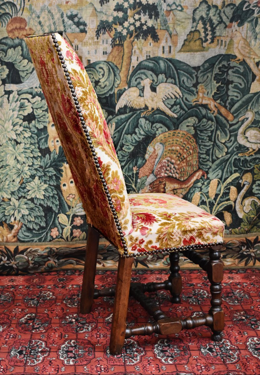  Chaise Louis XIII En Noyer , Dossier Haut et pieds arrière  à forte inclinaison, XVIIe siècle.-photo-2