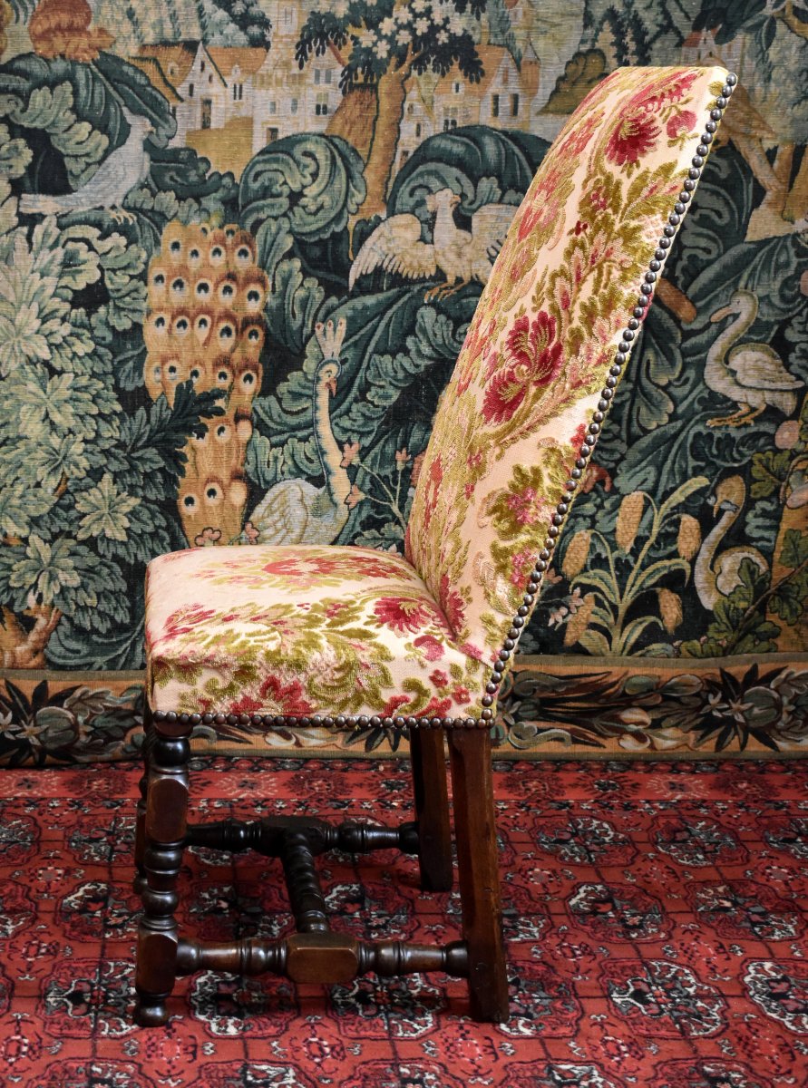  Chaise Louis XIII En Noyer , Dossier Haut et pieds arrière  à forte inclinaison, XVIIe siècle.-photo-4