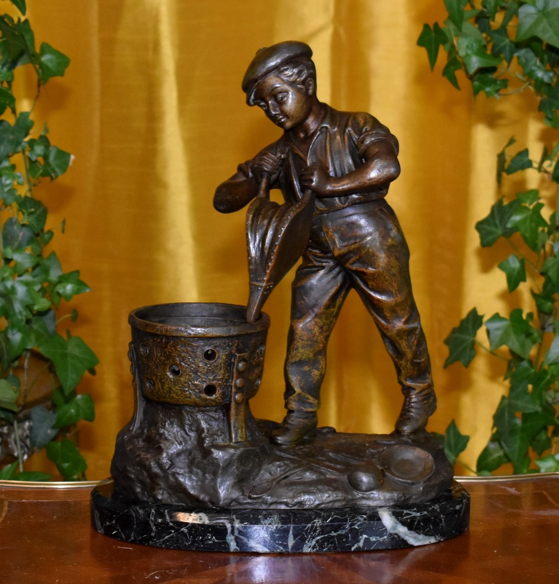 Statue Signed Grégoire, Spelter Sculpture Of A Young Boy With A Brazier And Bellows, Marble Base-photo-4
