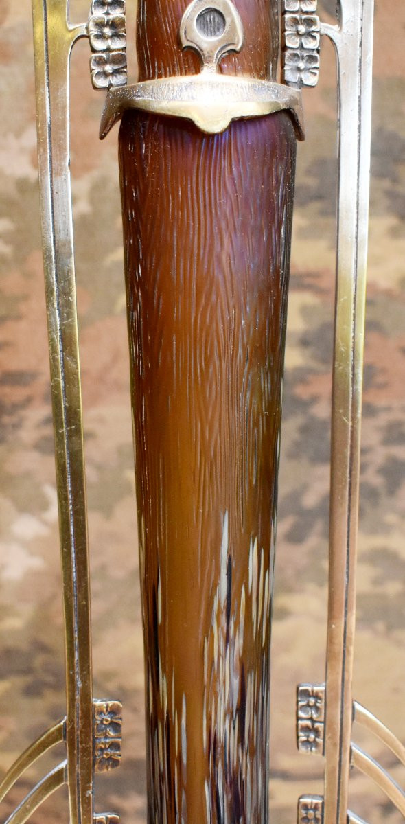 Grand  vase sur socle et armature bronze, verre irisé, attribué à Loetz, Bohême, 1900-photo-4