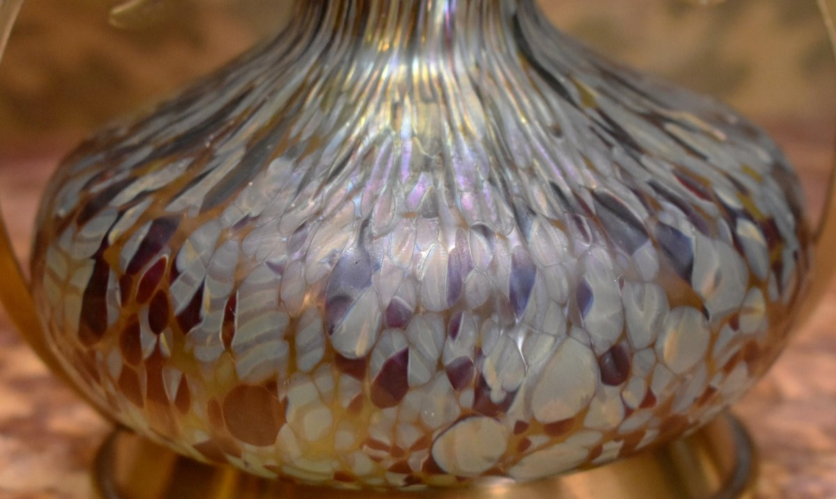 Grand  vase sur socle et armature bronze, verre irisé, attribué à Loetz, Bohême, 1900-photo-3