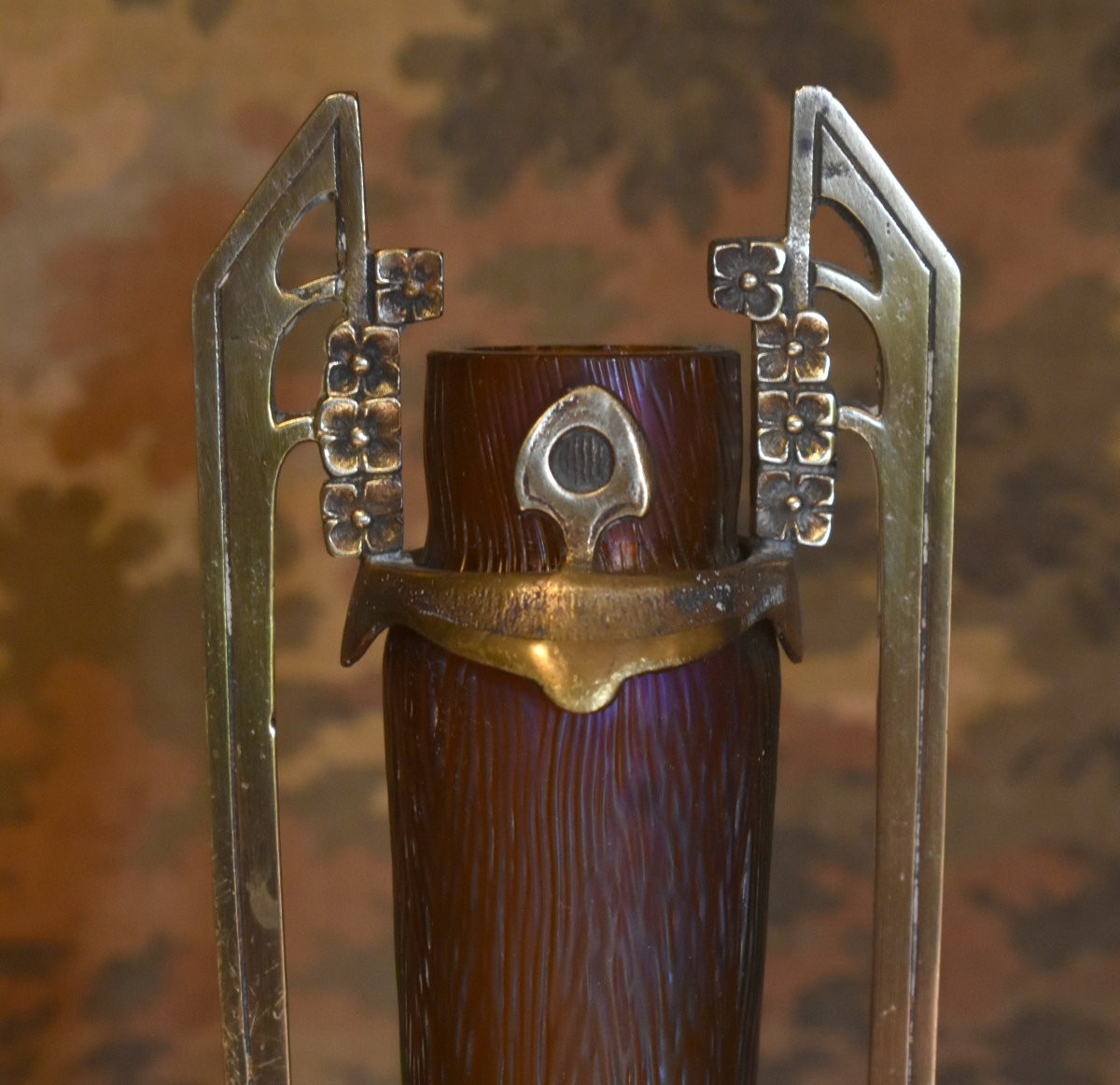 Grand  vase sur socle et armature bronze, verre irisé, attribué à Loetz, Bohême, 1900-photo-5