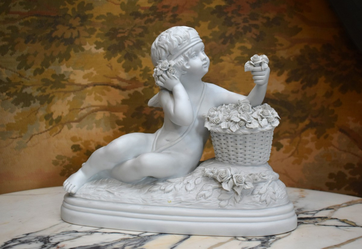 groupe en biscuit de porcelaine blanche d'après B.  Rezl , statue, sculpture angelot art déco