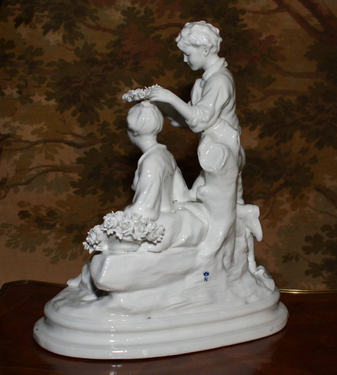  Capodimonte  Statue, Groupe En Porcelaine Blanche émaillée , Scène Galante, Naples,  Italie,  -photo-1